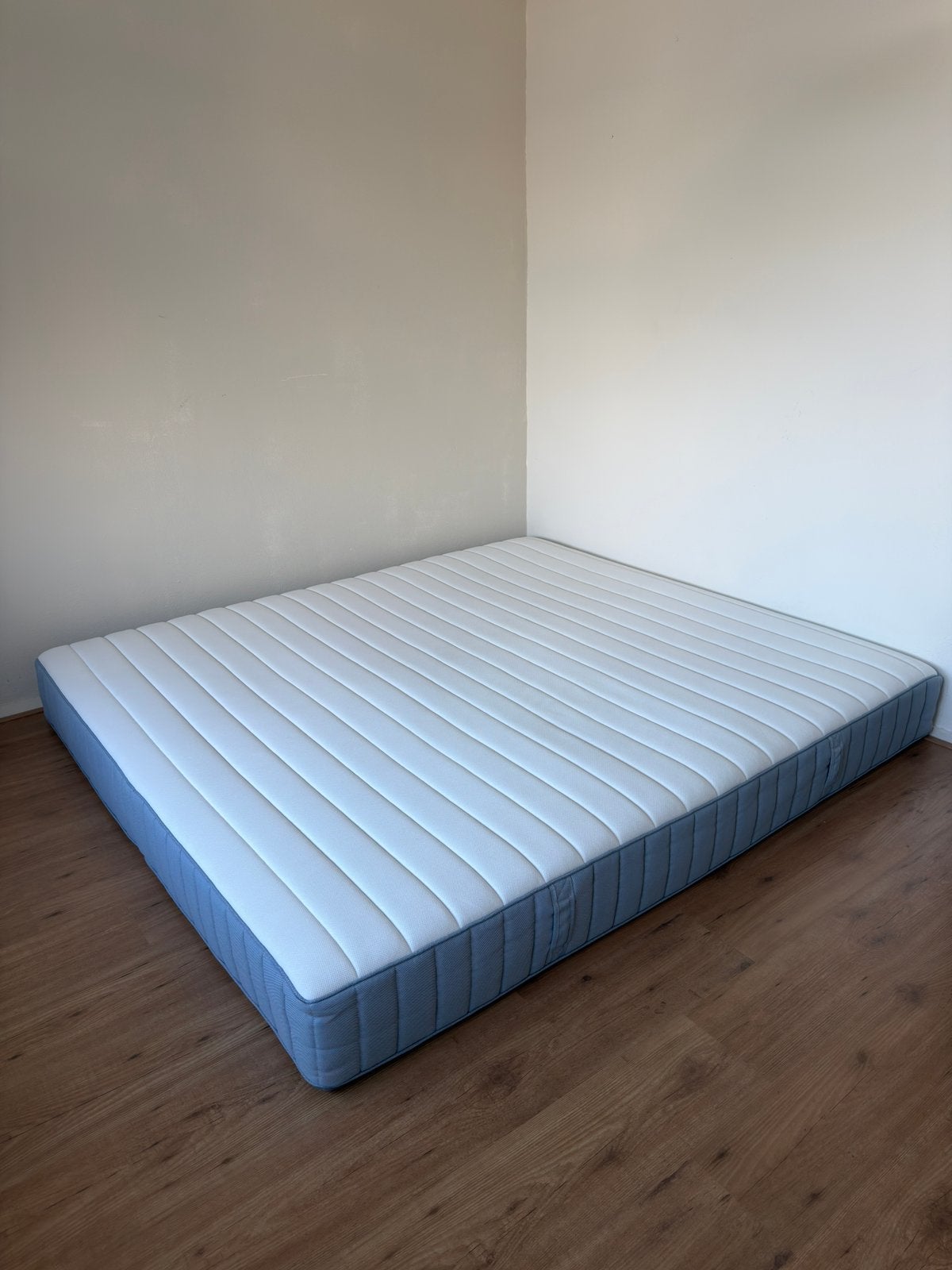 IKEA VALEVÅG matras 180x200 cm, Huis en Inrichting, Slaapkamer | Matrassen en Bedbodems, Ophalen, Zo goed als nieuw, Tweepersoons