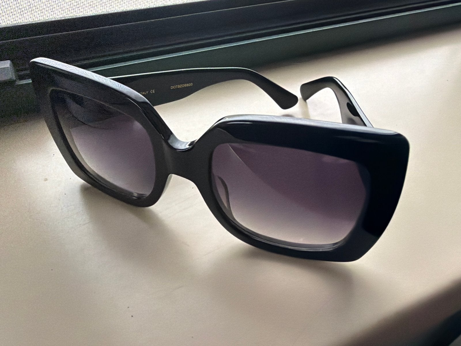 Gucci Zonnebril GG0083S - Stijlvol en Tijdloos Zwart, Sieraden, Tassen en Uiterlijk, Zonnebrillen en Brillen | Dames, Overige merken
