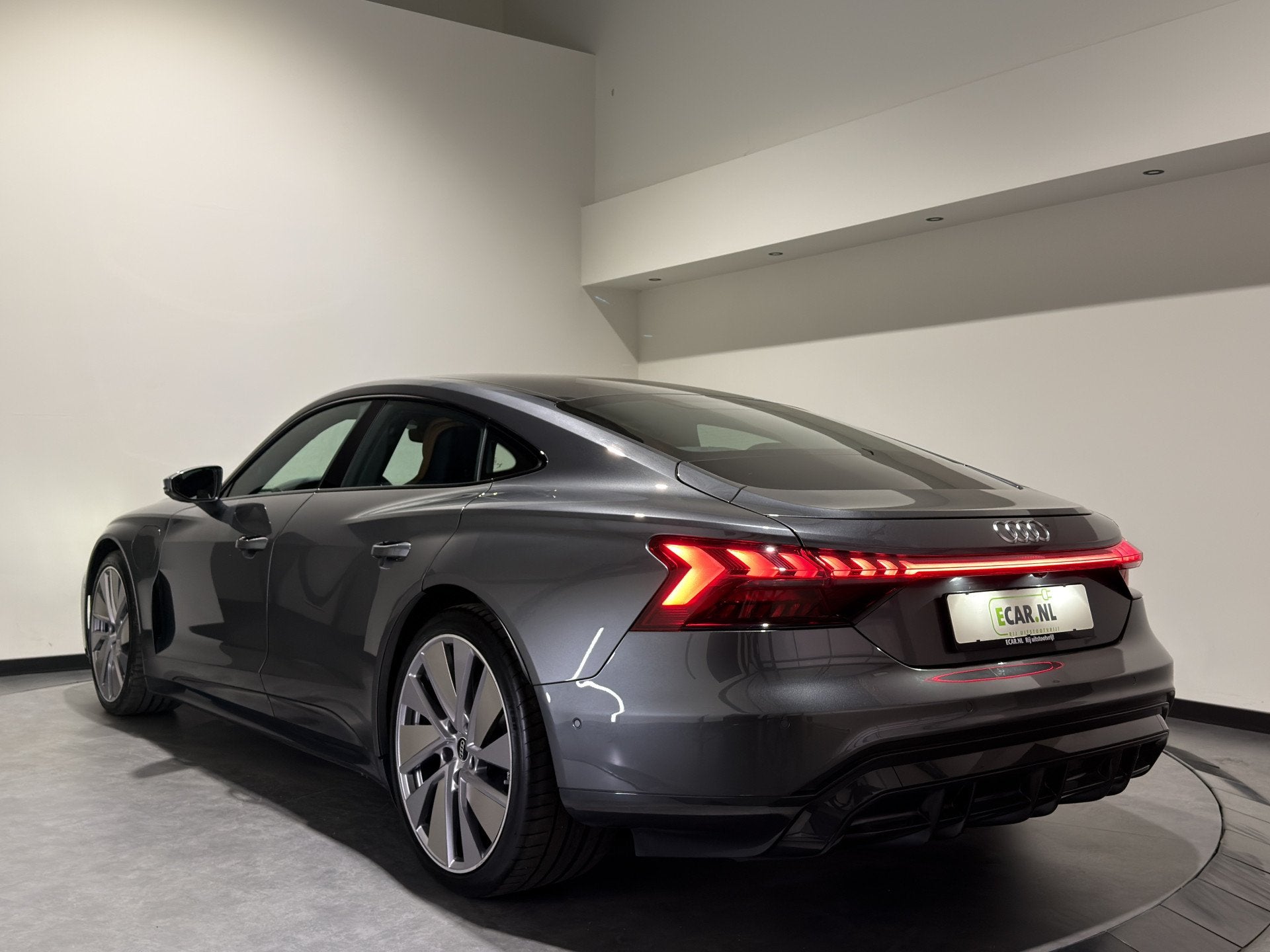 Audi e-tron GT 93 kWh | SOH 89% | Achterasbesturing | ACC |, Auto's, Automaat, Huisgarantie, Met garantie (alle), 570 min