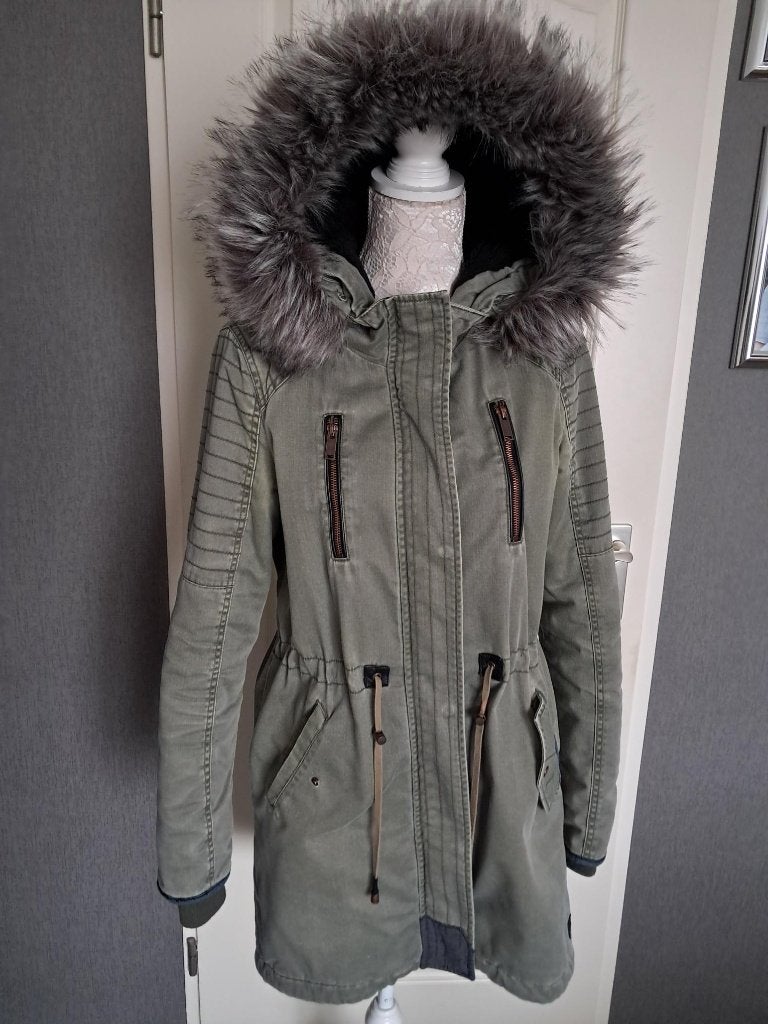 Jas Vero Moda  Kleur : Groen Maat : M Capuchon, Kleding | Dames, Jassen | Winter, Maat 38/40 (M), Vero Moda, Ophalen of Verzenden