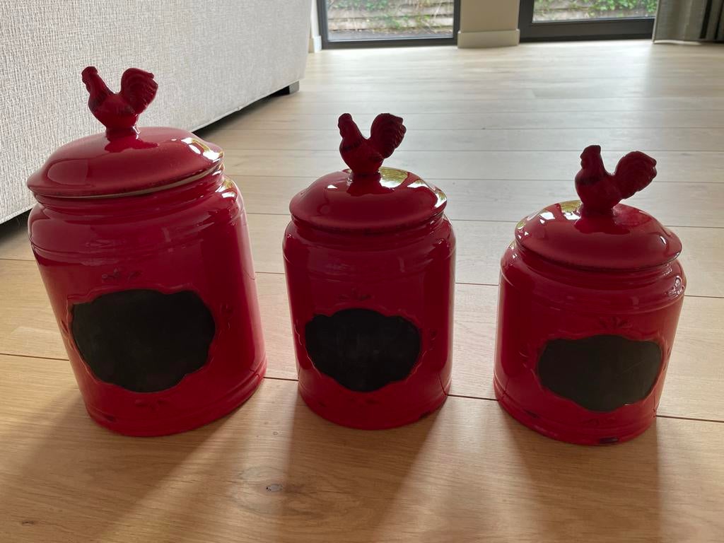 Set van 3 rode voorraadpotten met kip op deksel, Gebruikt, Ophalen of Verzenden, Voorraadpot, Steen/keramiek