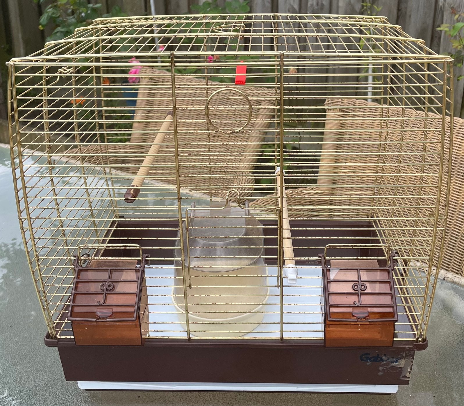 Mooi twee vogelkooien met toebehoren te koop, Dieren en Toebehoren, Ophalen, Gebruikt, Metaal, Vogelkooi