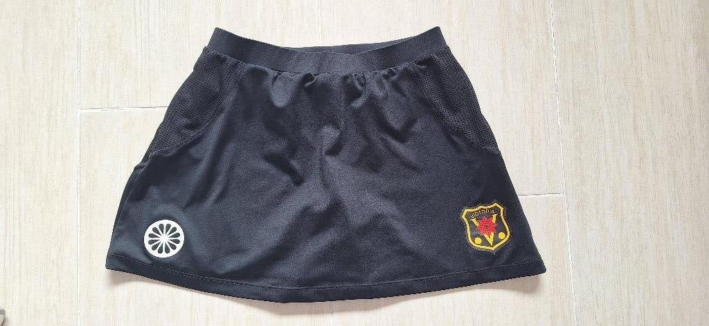 TE KOOP: 2 Victoria hockey rokken+shirt+broek, Ophalen, Zo goed als nieuw
