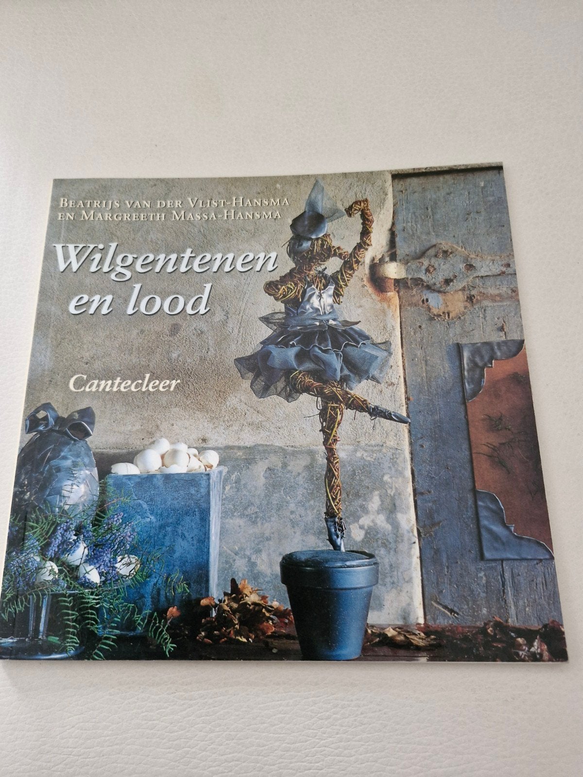 Wilgentenen en lood - Creatief boek, Ophalen of Verzenden, Gelezen, Scrapbooking en Knutselen, Beatrijs van der Vlist-Hansma en Margreeth Massa-Hansma