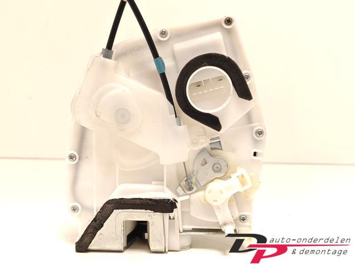 Deurslot Mechaniek 4Deurs links-achter van een Opel Agila, Gebruikt, -, -, Opel