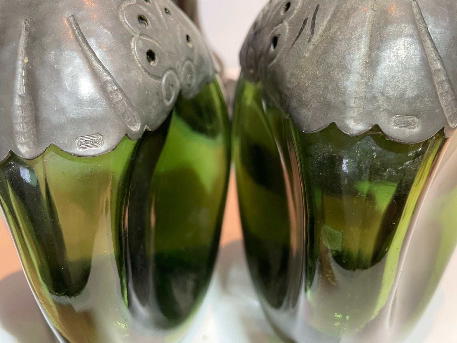 Antieke Groene Gero Wijnflessen met Tin TinnenKan/Schotels, Antiek en Kunst, Ophalen of Verzenden