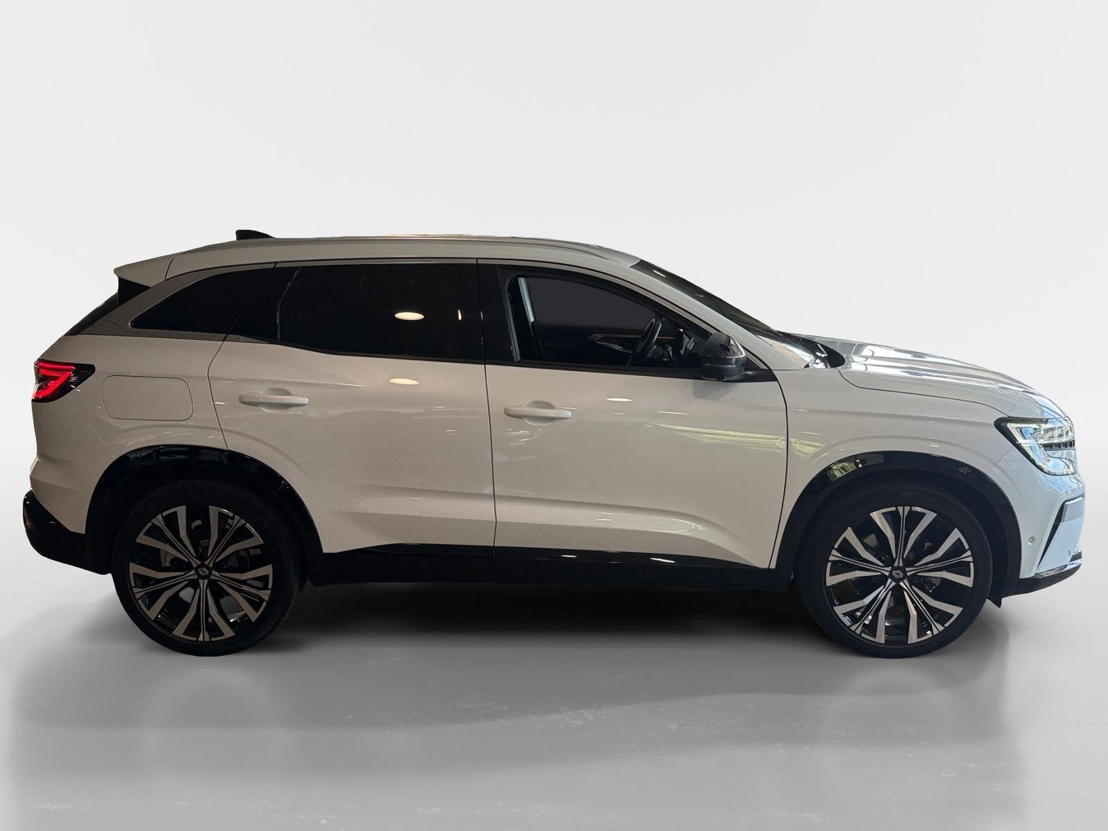 Renault Austral 1.2 E-Tech full hybrid 200 iconic *Automaat*, Auto's, Renault, 12 maanden, Gebruikt, 1199 cc, Leder en Stof