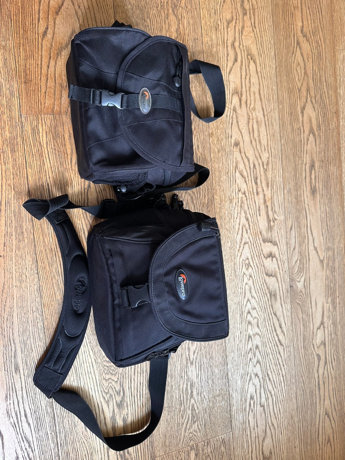 2 Lowepro fototassen (20x20x15 en 22x20x15 met regenkap), Ophalen of Verzenden, Gebruikt, Schoudertas, Lowepro