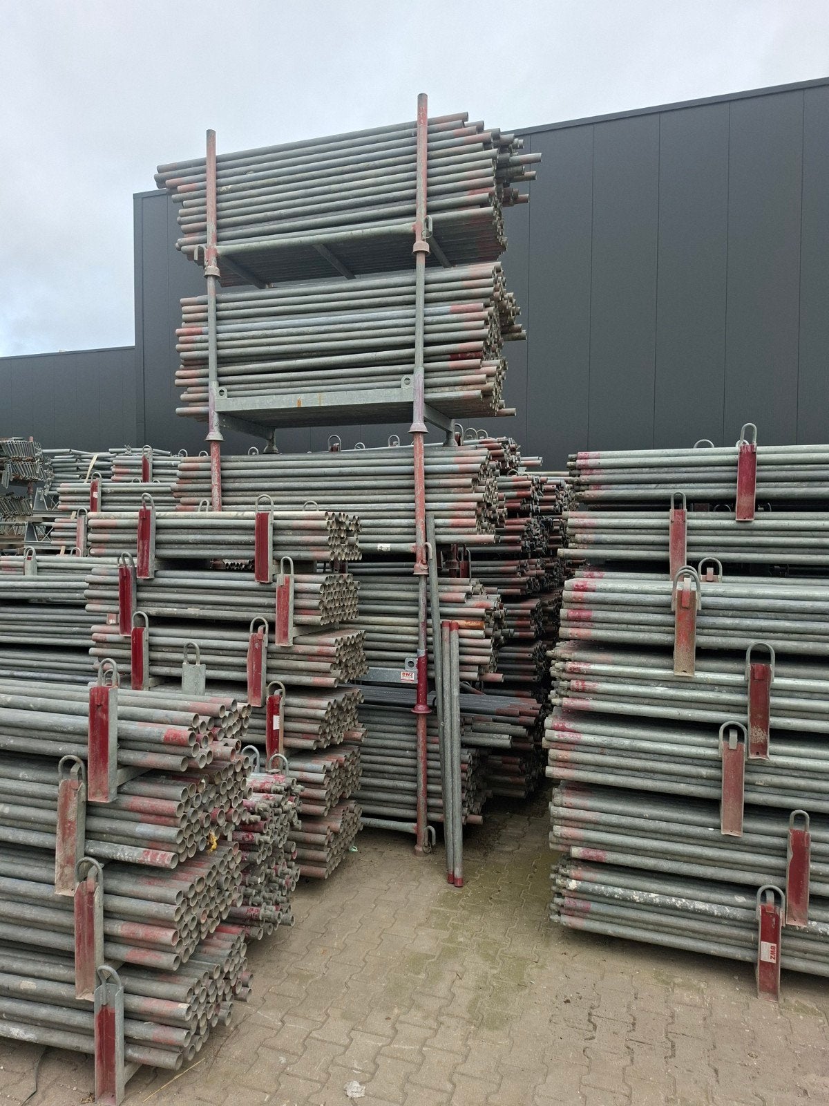 Steiger 2 meter met 1 planks uitschuiver (excl. BTW), Ophalen, Gebruikt, Gevelsteiger, Minder dan 2 meter