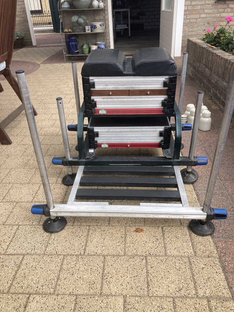 Te Koop RIVE Vis Kist 25 mm poten met veel lades erbij, Watersport en Boten, Ophalen, Gebruikt, Overige typen