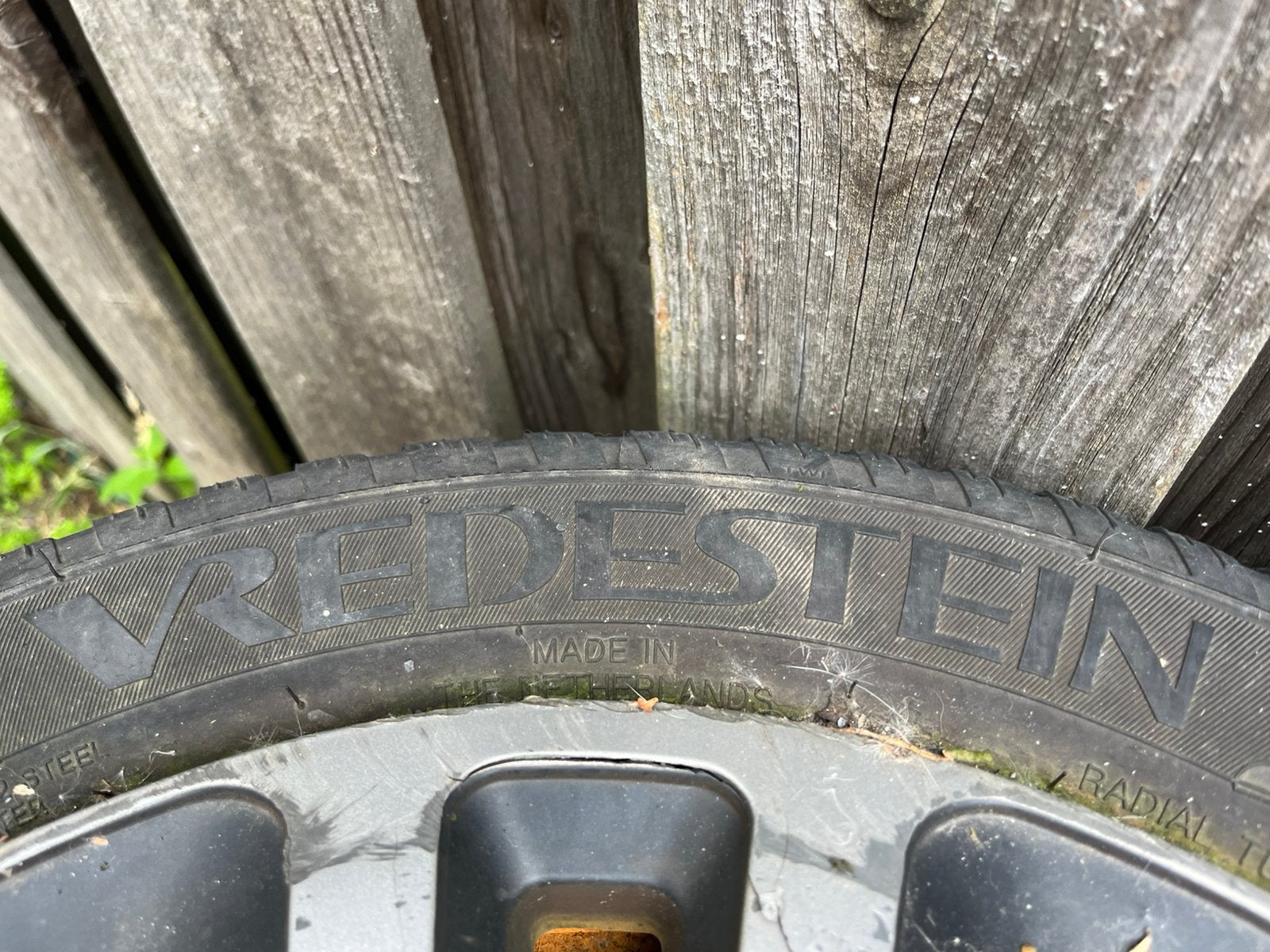 Vredestein winterbanden 155/65 R14 op stalen velgen – €125, Ophalen, Gebruikt