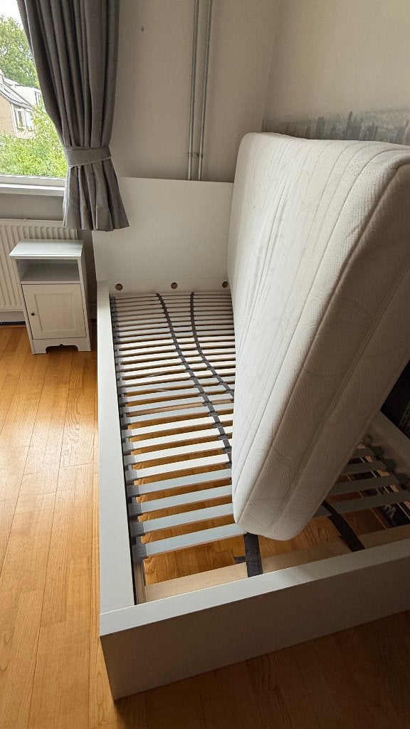 Eenpersoonsbed met matras en kledingkast, Ophalen, Gebruikt, 90 cm, Eenpersoons