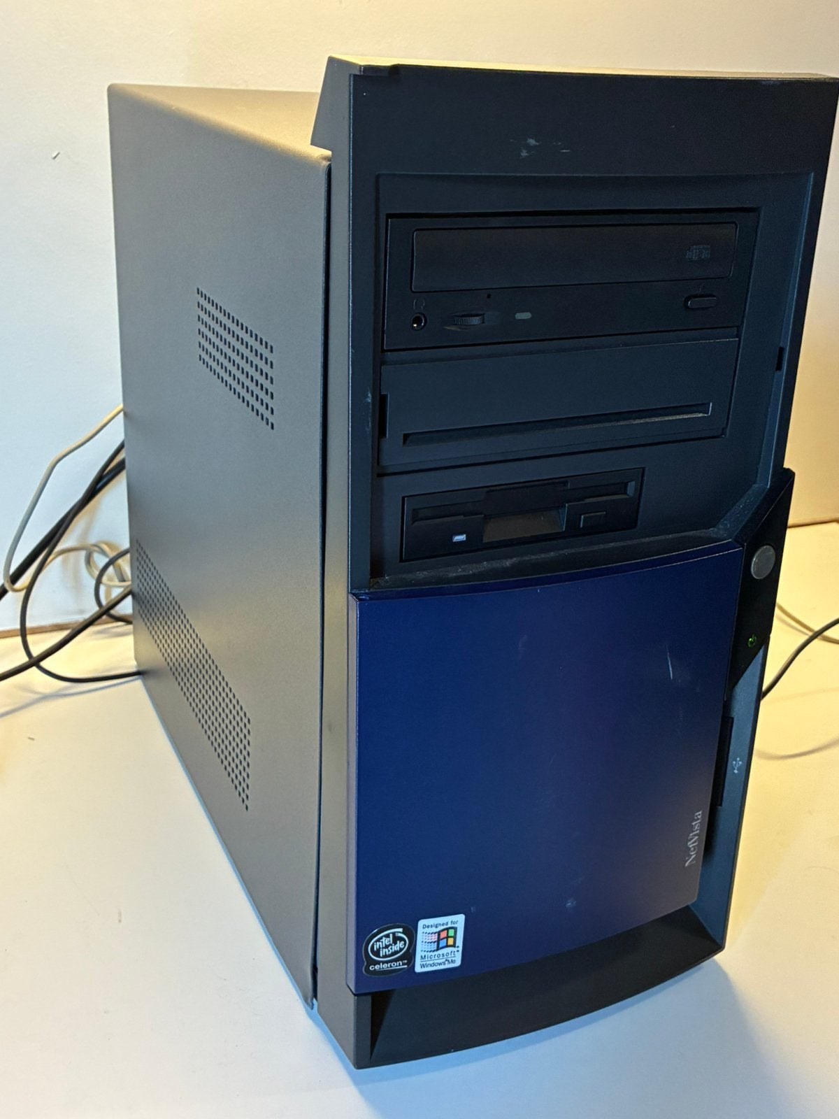 Vintage IBM NetVista PC - Celeron 633 MHz - org Windows Me!, Ophalen, IBM