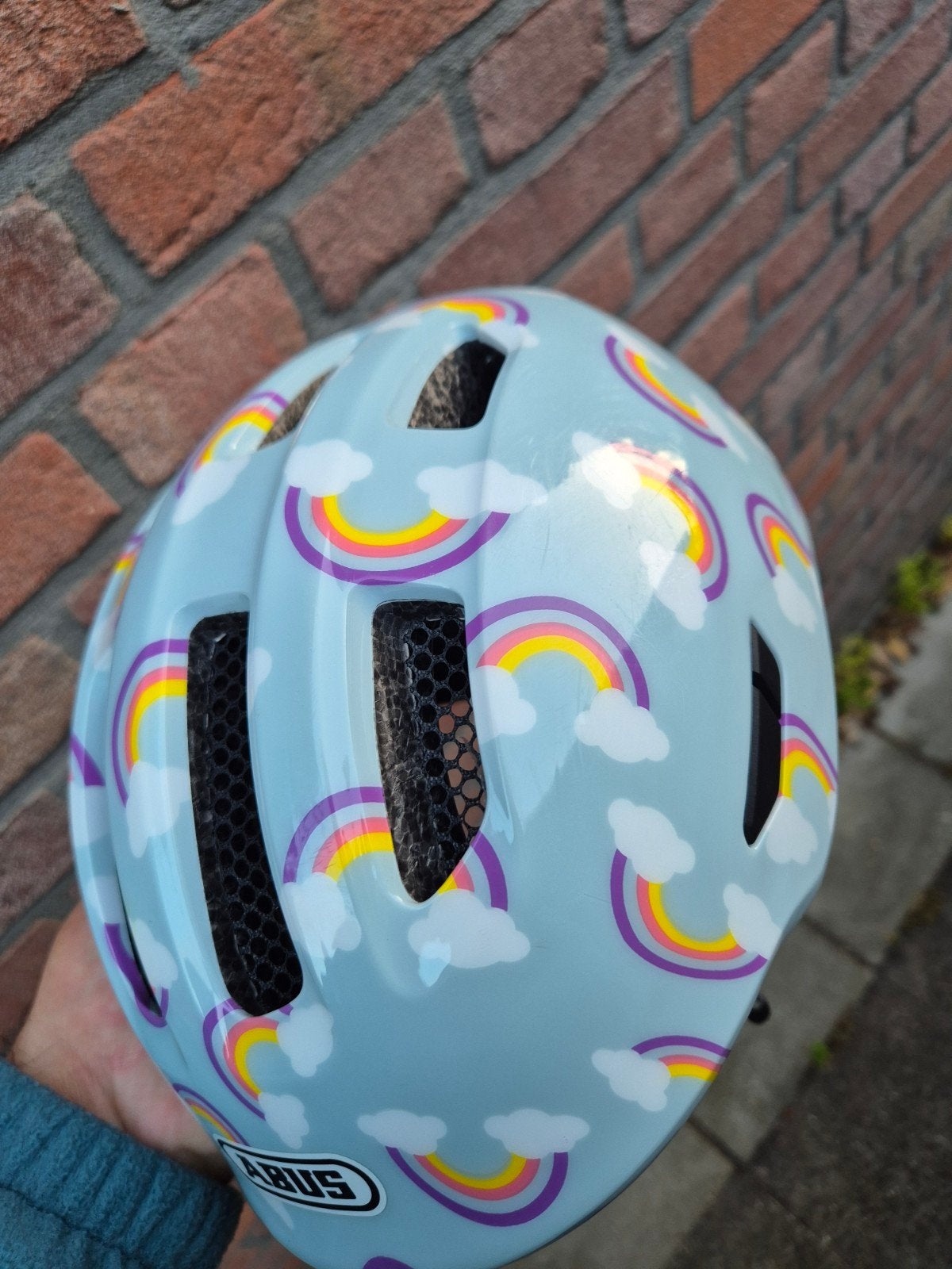 Kinderhelm Abus Smiley 3.0 LED - Regenboog design, Jongen of Meisje, Overige maten, Ophalen of Verzenden, Zo goed als nieuw