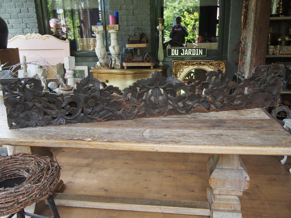 Oud houten ornament met gedetailleerd snijwerk, Ophalen