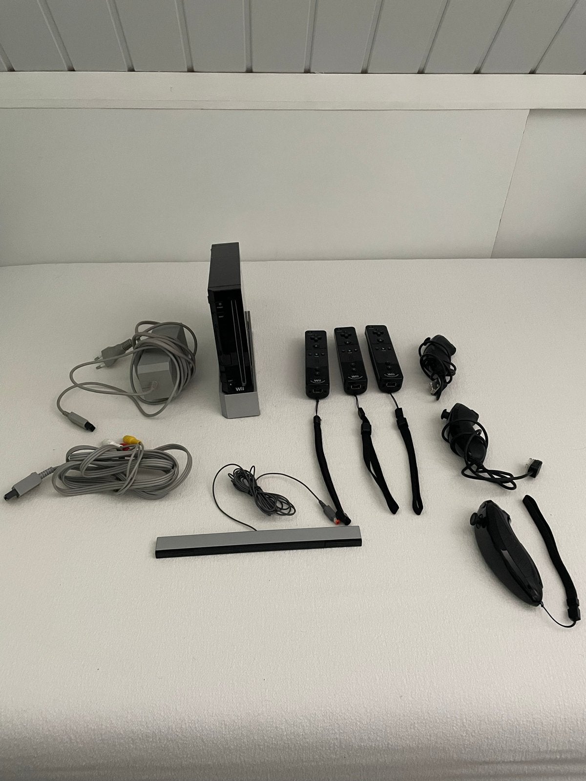 Nintendo Wii Zwart Compleet met 3 Controllers en Accessoires, Spelcomputers en Games, Ophalen of Verzenden, Gebruikt, Met 3 controllers of meer