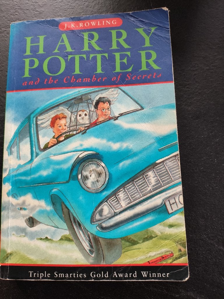 Harry Potter and the Chamber of Secrets in nette staat, Boeken, Ophalen of Verzenden, Zo goed als nieuw, J.K. Rowling