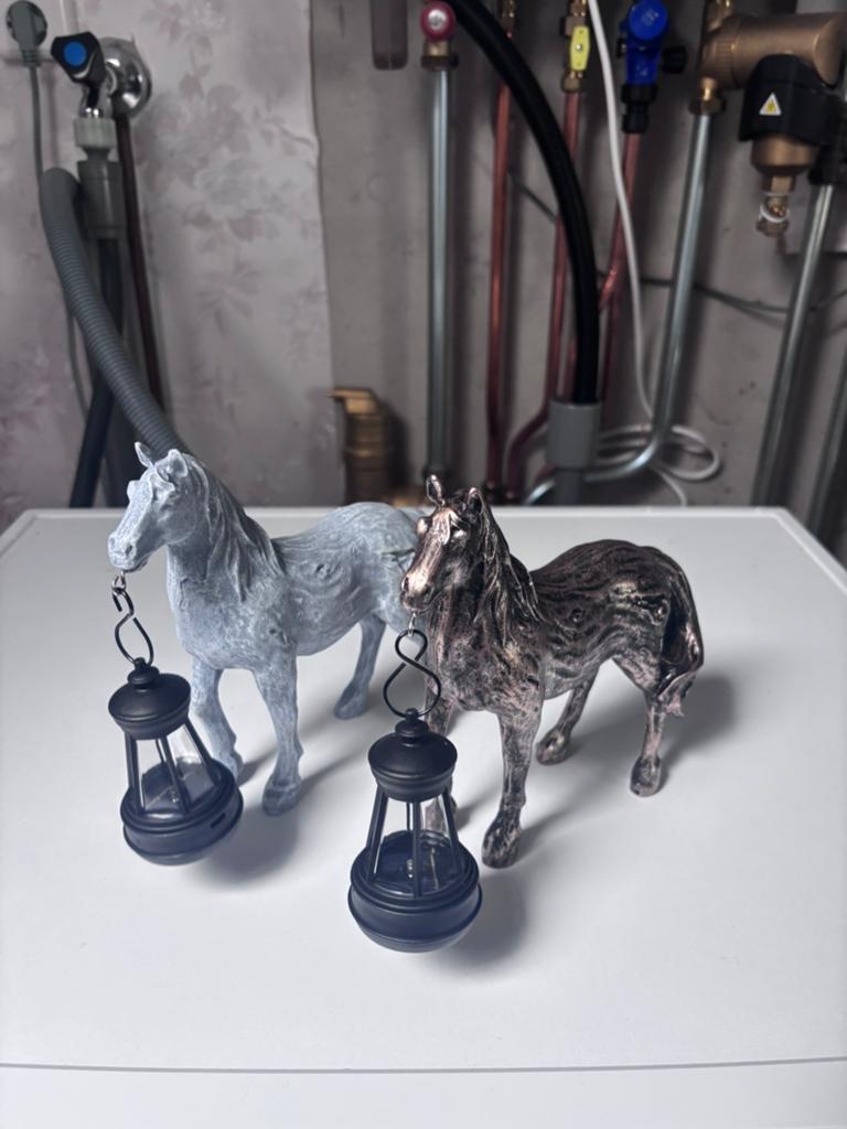Paarden met lamp, Ophalen of Verzenden, Zo goed als nieuw, Dier