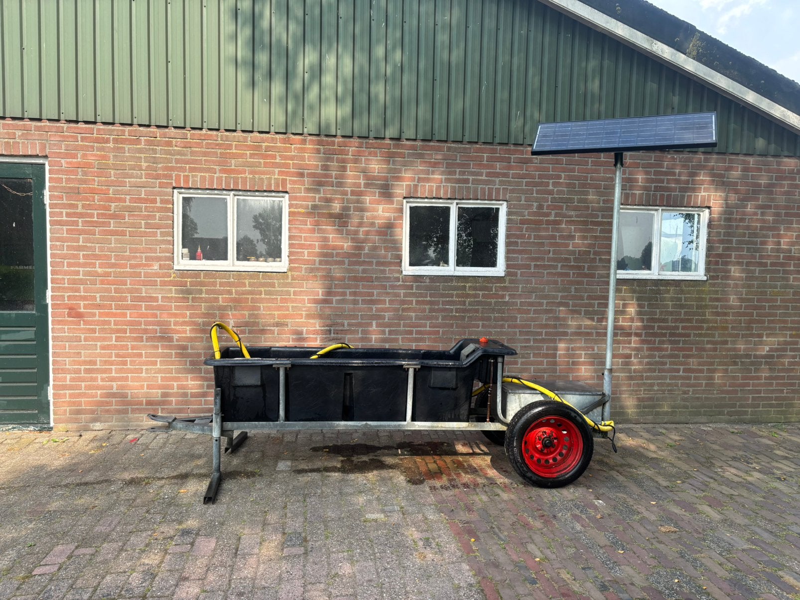 Weidedrinkbak op zonne-energie, Dieren en Toebehoren, Toebehoren, 4 paarden of pony's of meer