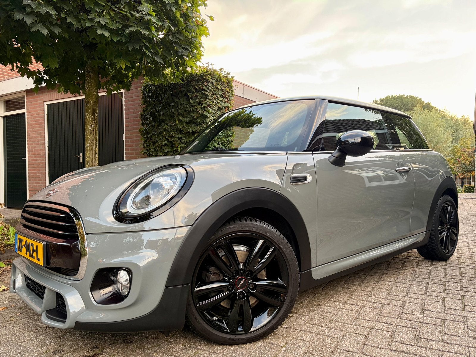 Mini 3-deurs (f56) 1.5 136pk Aut 2019 Grijs, 136 pk, 4 stoelen, 49 €/maand, Origineel Nederlands