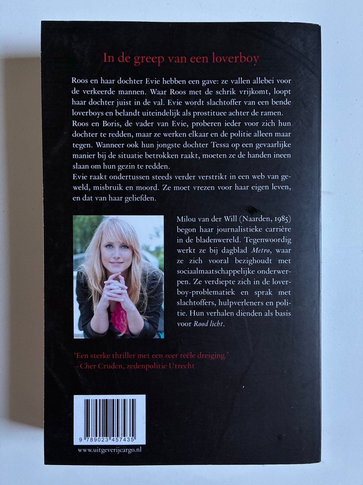 Milou van der Will - Rood licht (Literaire thriller), Boeken, Ophalen of Verzenden, Gelezen, Nederland