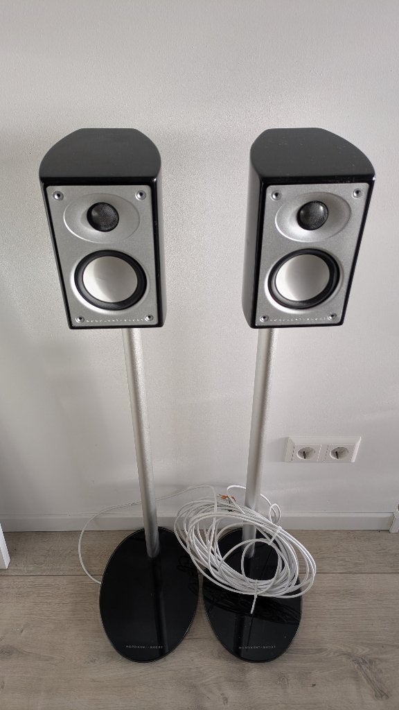 Mordaunt-Short Genie 402 speakers + originele stands