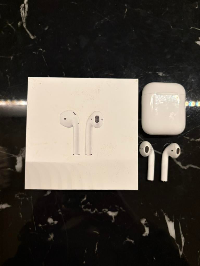 apple airpods 2, Ophalen of Verzenden, Gebruikt, Overige merken