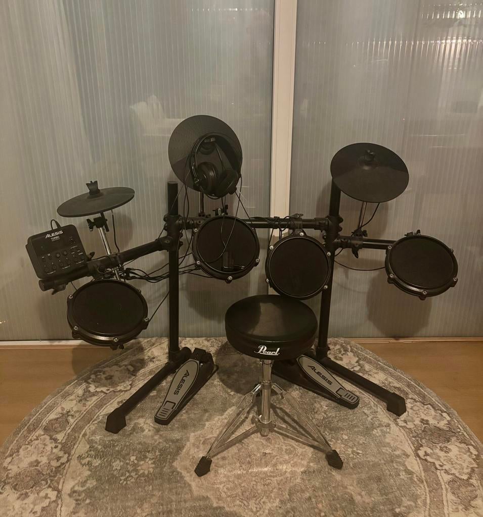 Alesis Turbo Mesh Elektronisch Drumstel,headphones,drumkruk, Muziek en Instrumenten, Drumstellen en Slagwerk, Ophalen of Verzenden