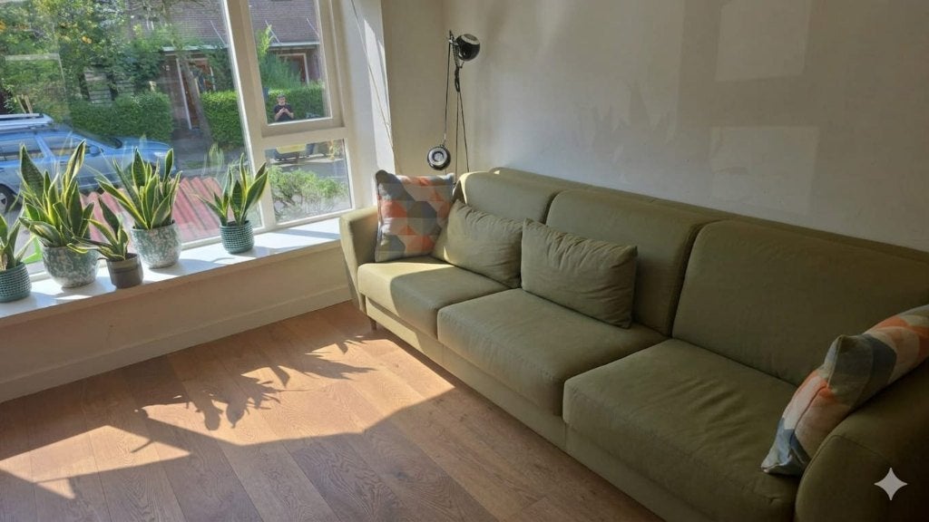 Comfortabele 3-zitsbank in olijfgroen, Gebruikt, Driepersoons, 75 tot 100 cm, Ophalen of Verzenden
