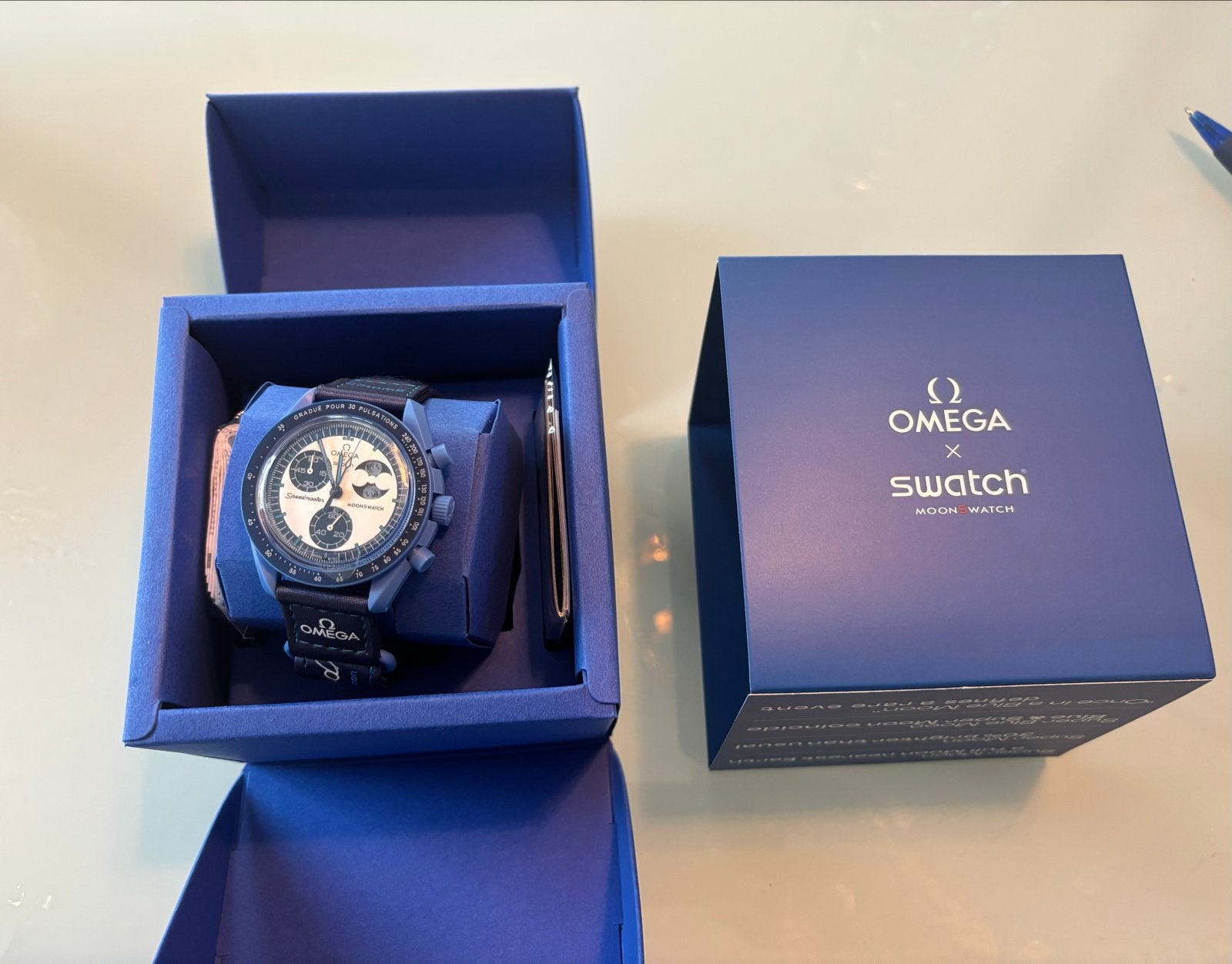 Swatch Omega Moonswatch Mission to the SUPER BLUE MOONPHASE, Sieraden, Tassen en Uiterlijk, Kunststof, Polshorloge, Nieuw, Ophalen of Verzenden