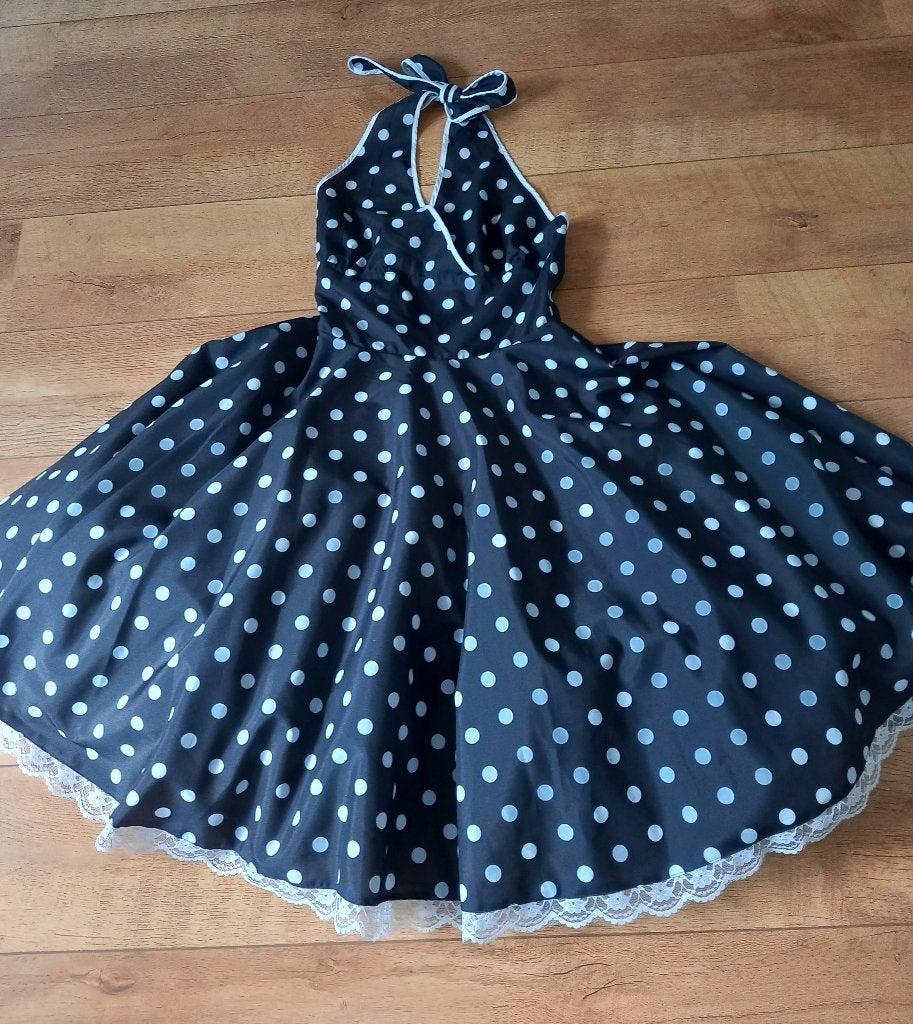 rock & roll jurk, met petticoat, pumps en accessoires, Zwart, Ophalen of Verzenden, Zo goed als nieuw, Maat 36 (S)