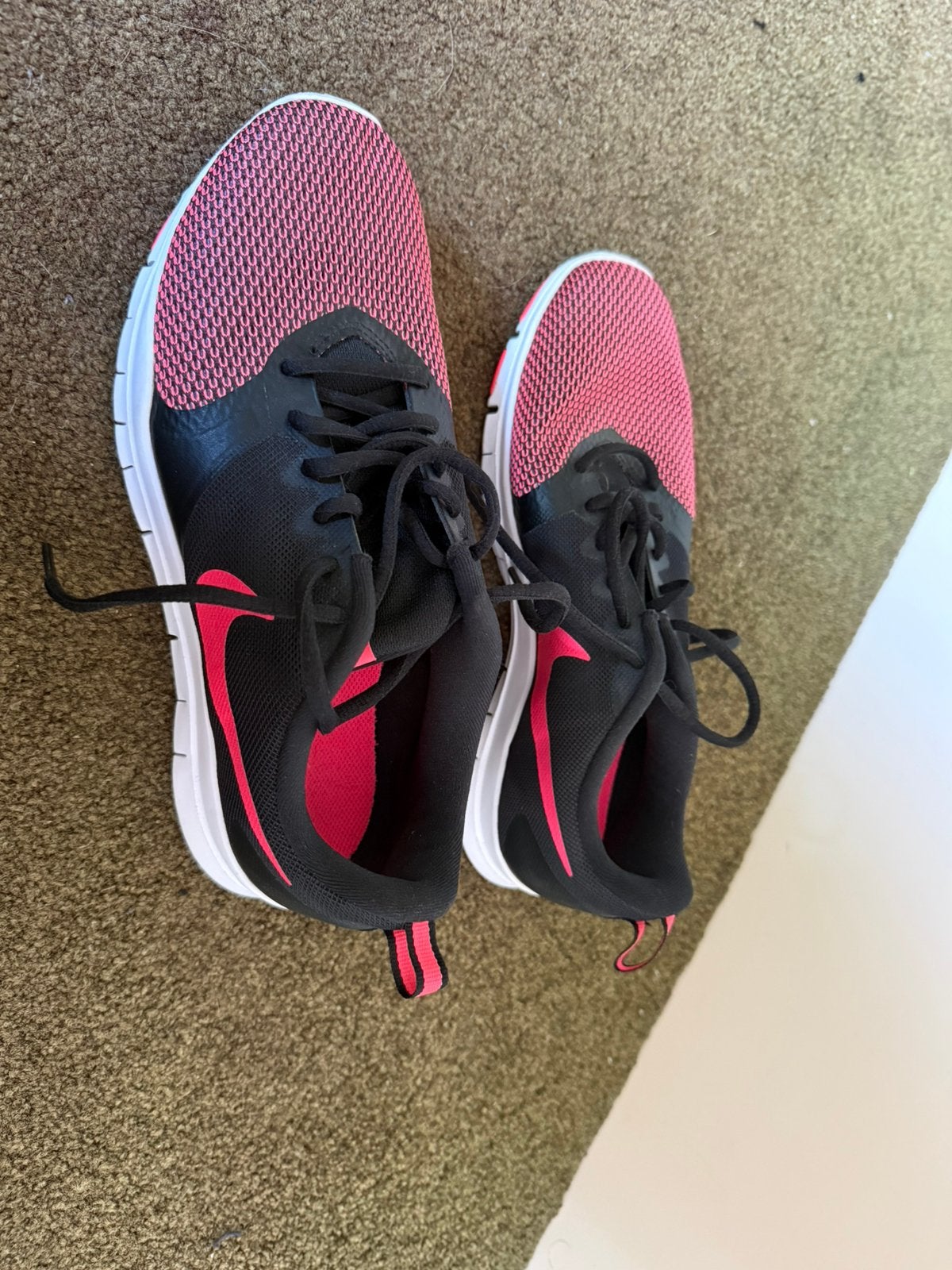Nike WMNS Flex Essential TR maat 40, Kleding | Dames, Schoenen, Overige kleuren, Ophalen of Verzenden, Sneakers of Gympen, Zo goed als nieuw