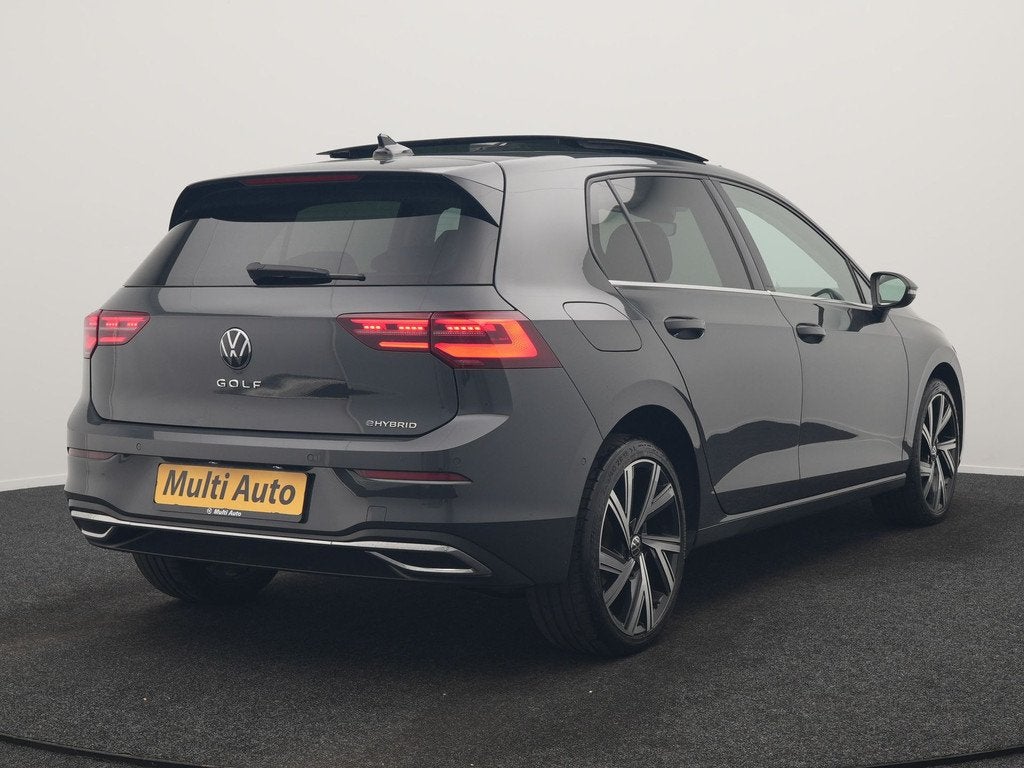Volkswagen Golf 1.4 eHybrid Style PHEV 204pk Dealer O.H. | T, Auto's, Volkswagen, Gebruikt, Zwart, 4 cilinders, Alcantara