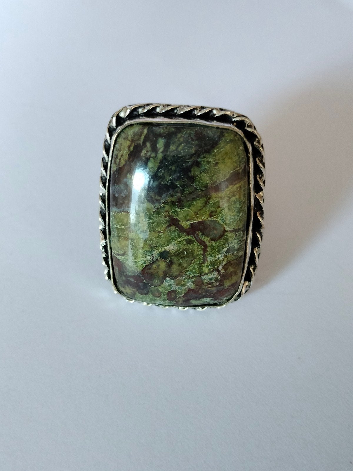 zilveren ring met dragonbloodstone maat 19, Verzenden, 19 tot 20, Nieuw, Met edelsteen