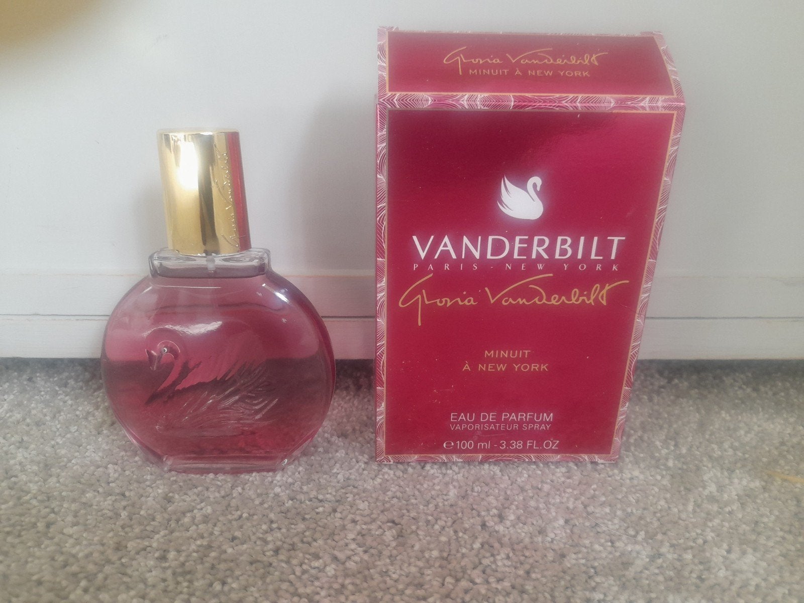 Gloria vanderbilt minuut a New York eau de parfum 100 ml, Ophalen of Verzenden, Nieuw