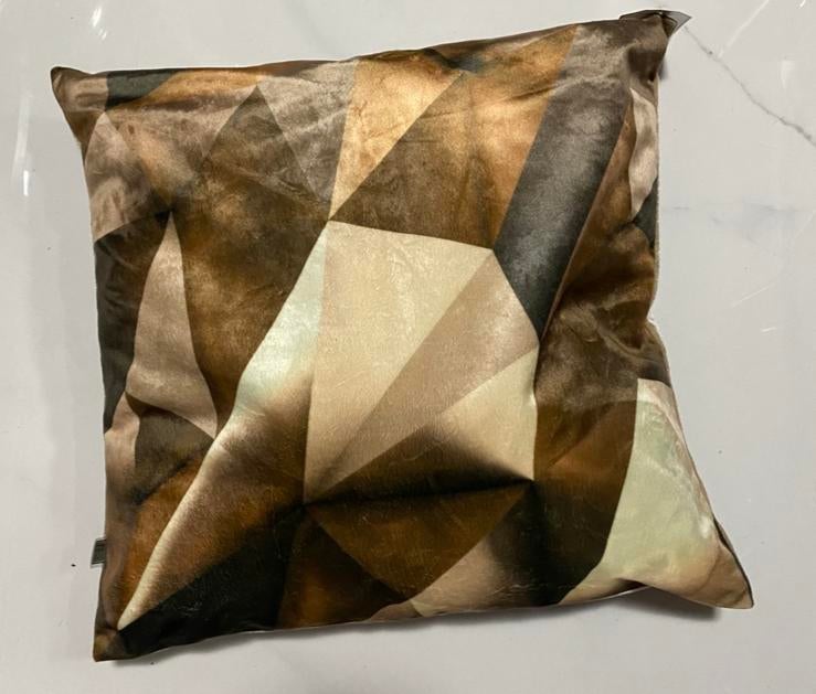 3 Nieuwe Kussens vorm modern driehoek multicolor decor trend, Ophalen of Verzenden, Nieuw, Vierkant