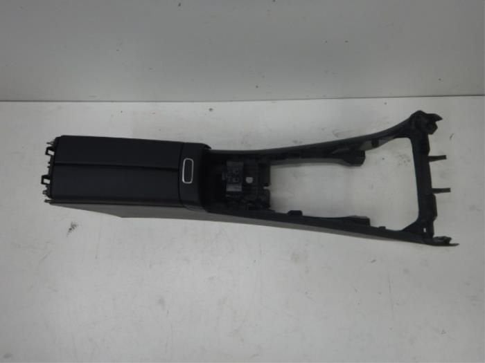 Mercedes-Benz A-Klasse W177 Armsteun Leer Rood Stiksel, Ophalen of Verzenden, Gebruikt