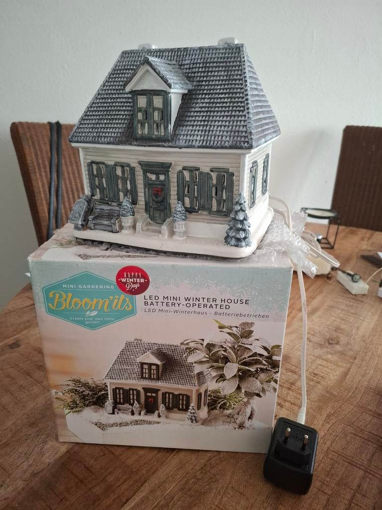 Mooi kersthuis met verlichting, Diversen, Ophalen of Verzenden