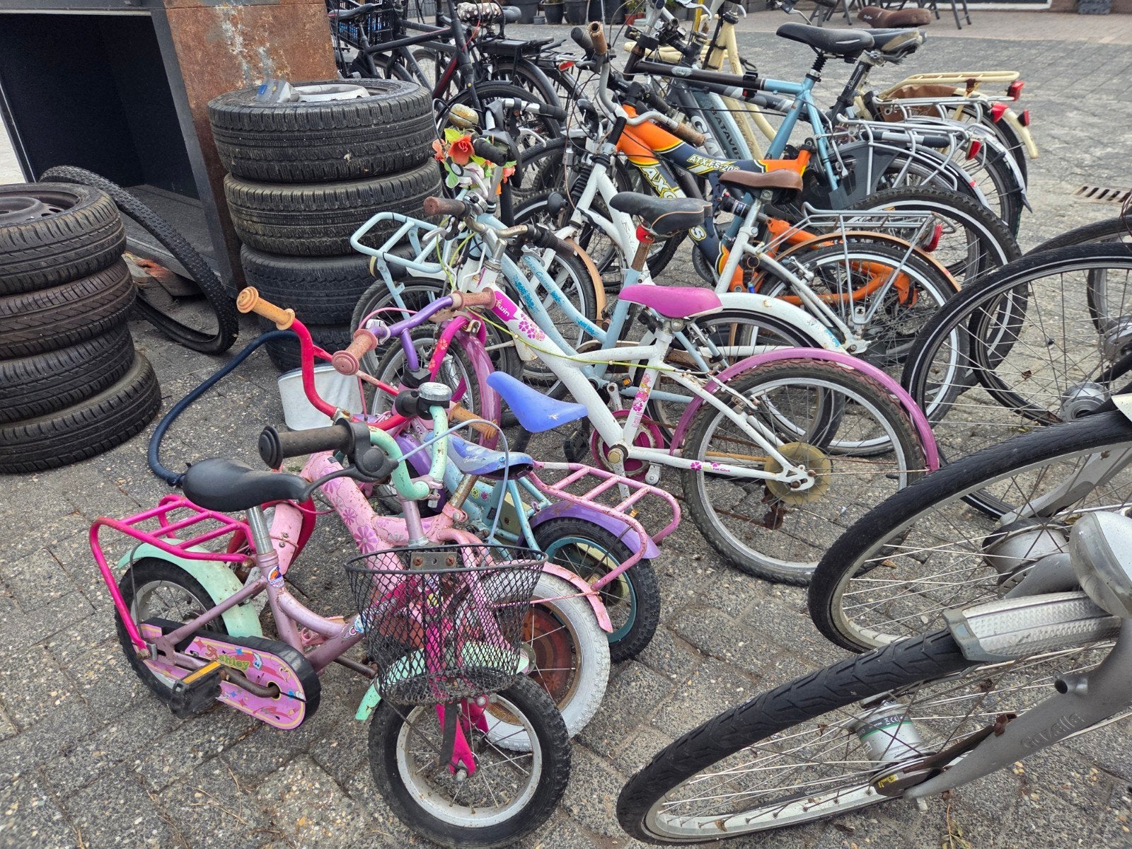 Partij van 21 fietsen (kinder- en volwassenfietsen), Fietsen en Brommers, Ophalen
