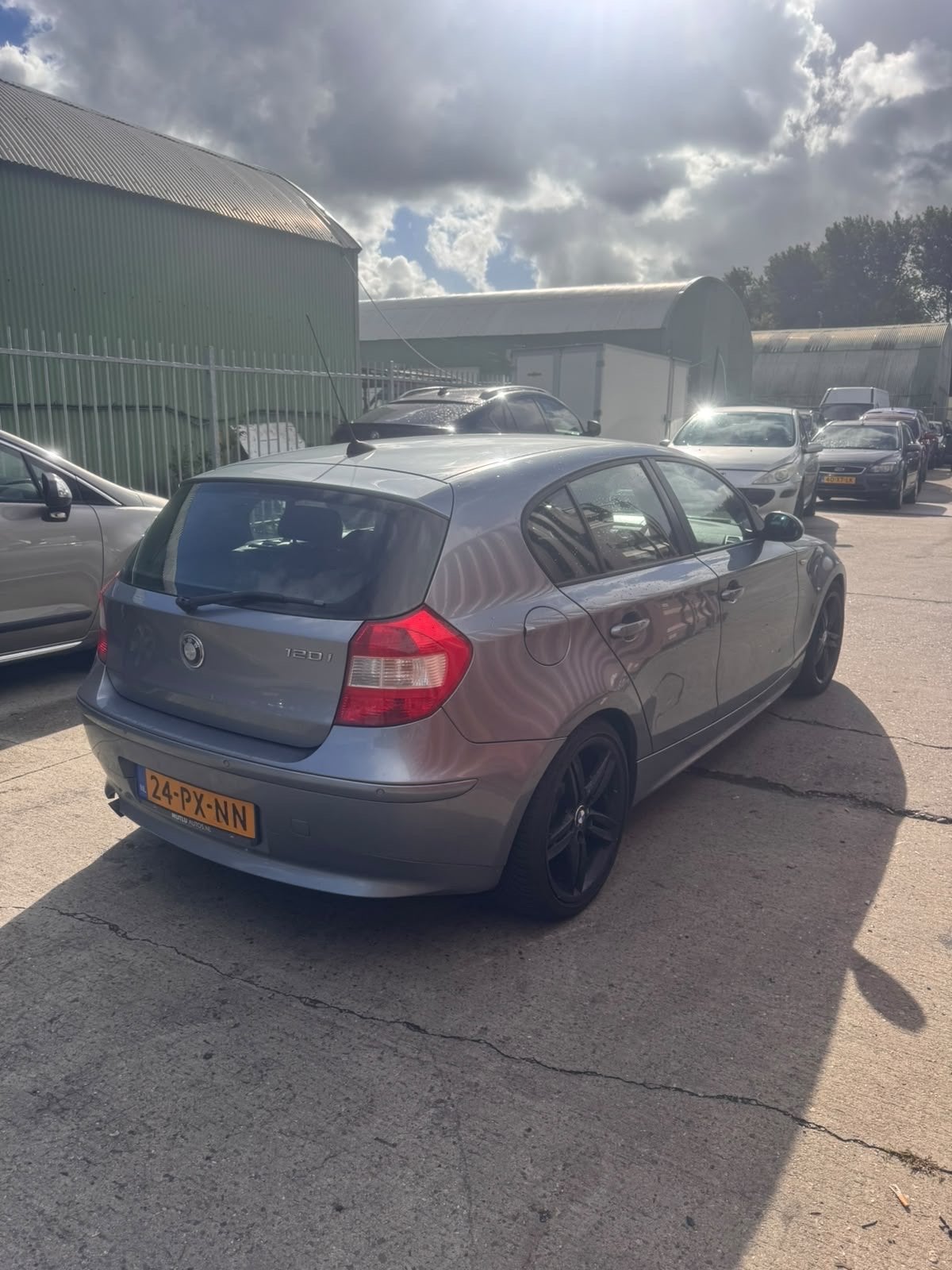 BMW 1-Serie 2.0 120I AUT 2005 Blauw, Auto's, Achterwielaandrijving, 1995 cc, 4 cilinders, Blauw