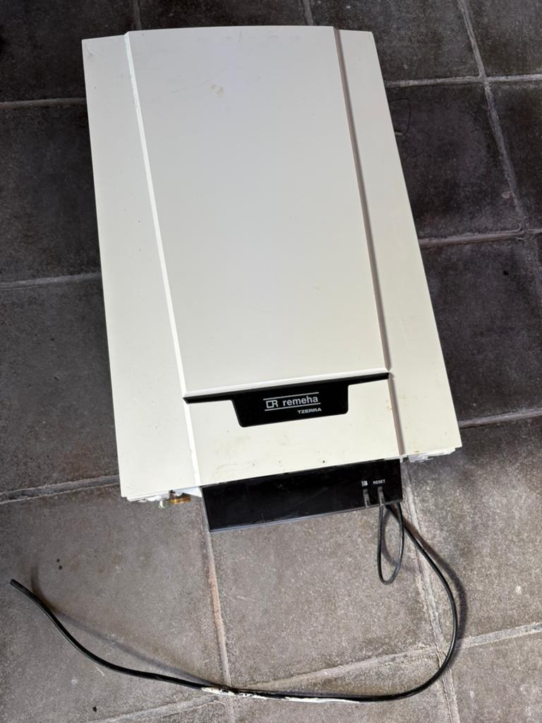 Cv ketel Remeha Tzerra M 28c Plus, Ophalen, Geiser, Minder dan 20 liter, Minder dan 3 jaar oud