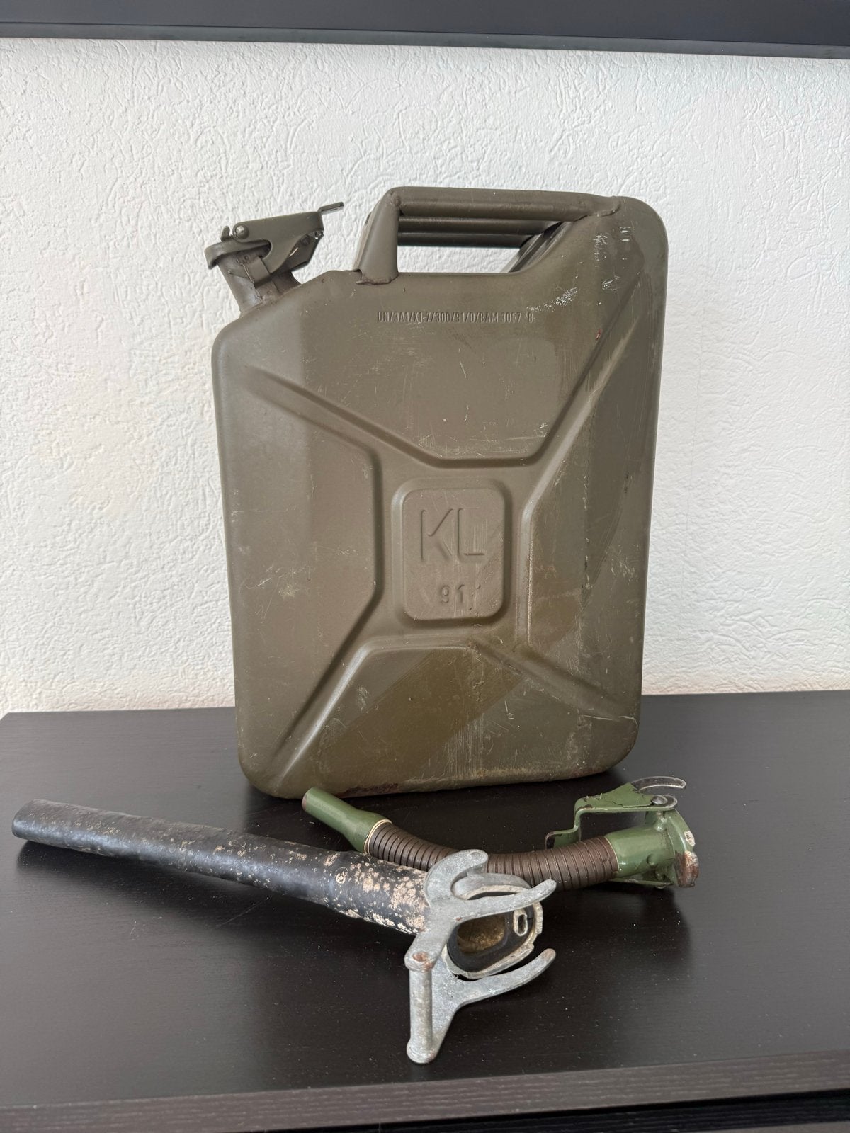Oude leger jerrycan met schenktuit - Gebruikt, Ophalen, Gebruikt, Universele onderdelen