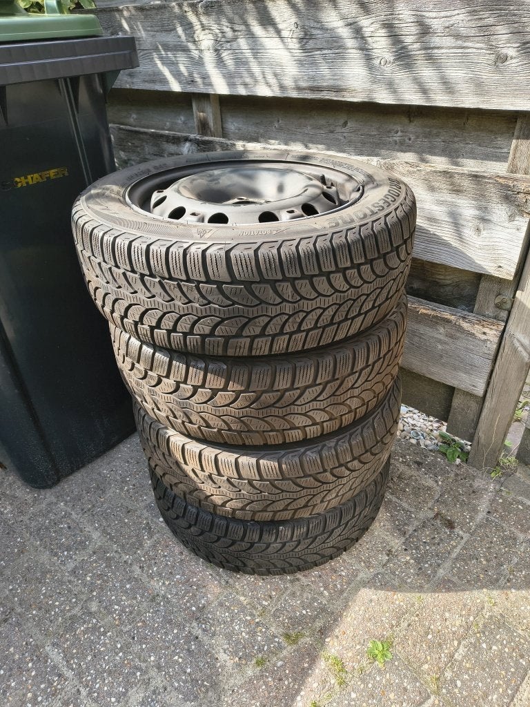 Winterbanden 185/60/15 met velgen, Ophalen, Gebruikt, 15 inch, Banden en Velgen