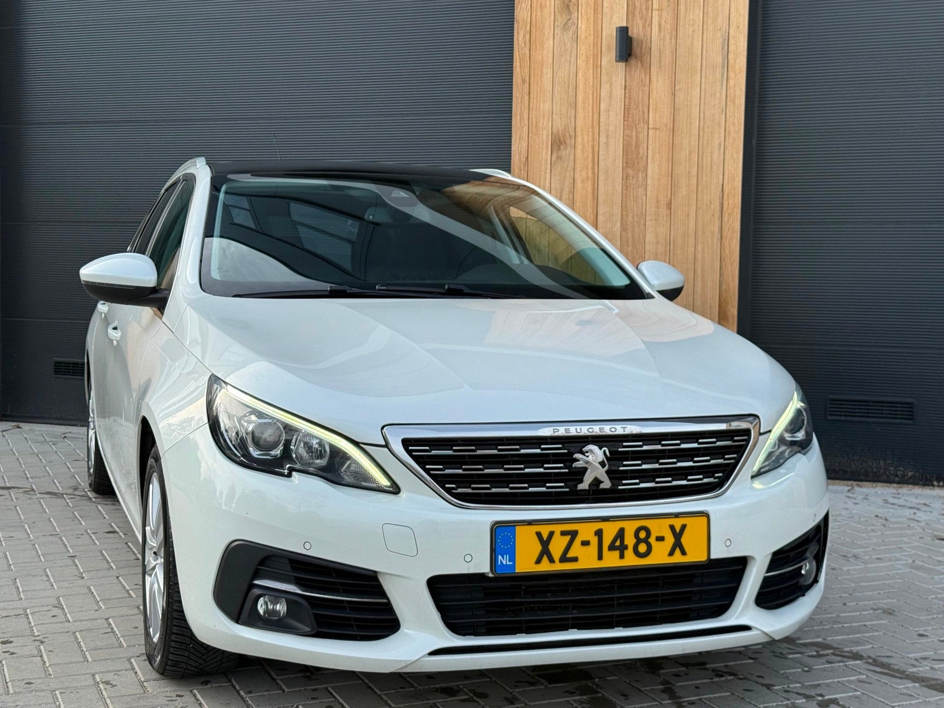 Peugeot 308 SW 1.5 BlueHDi Premium (bj 2019) AUTOMAAT/NAVI/I, Auto's, Dealer onderhouden, Stof, Gebruikt, 4 cilinders