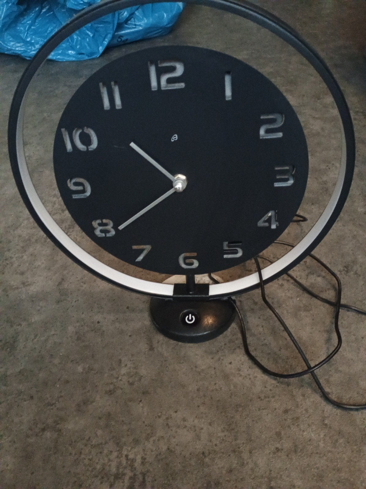 Moderne Zwarte Tafelklok met Verlichting, Analoog, Ophalen of Verzenden, Tafelklok, Overige merken