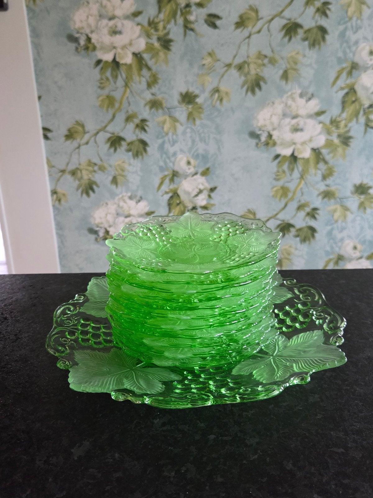 Vintage lichtgroen gebakset, trosjes druiven, Ophalen