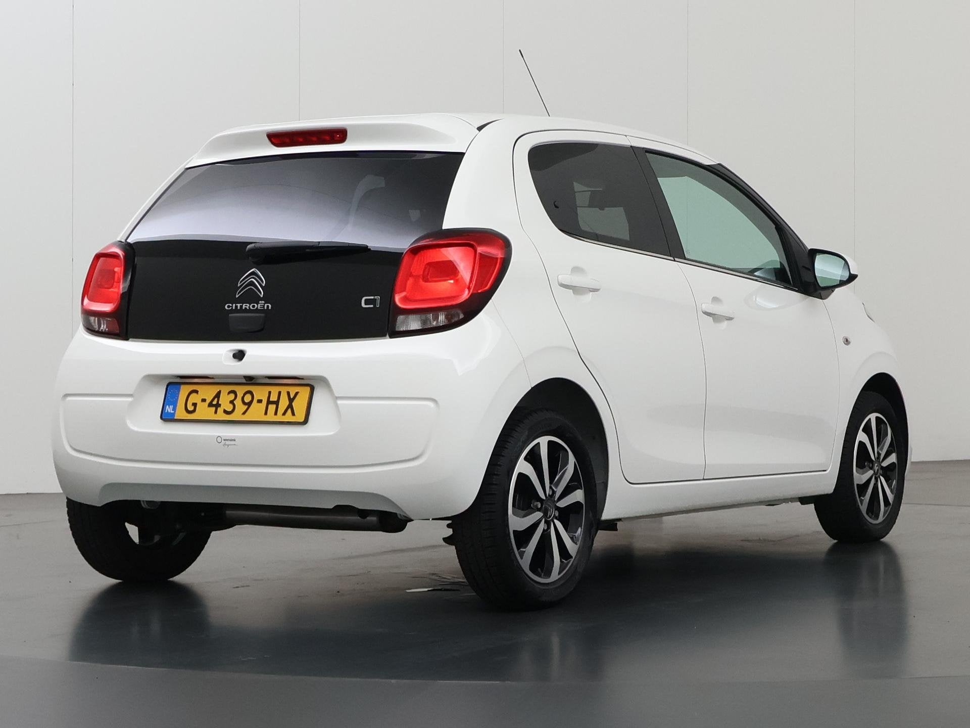 Citroen C1 1.0 VTi Shine | Navigatie | Stoelverwarming | Cli, Auto's, Stof, Gebruikt, Euro 6, 4 stoelen