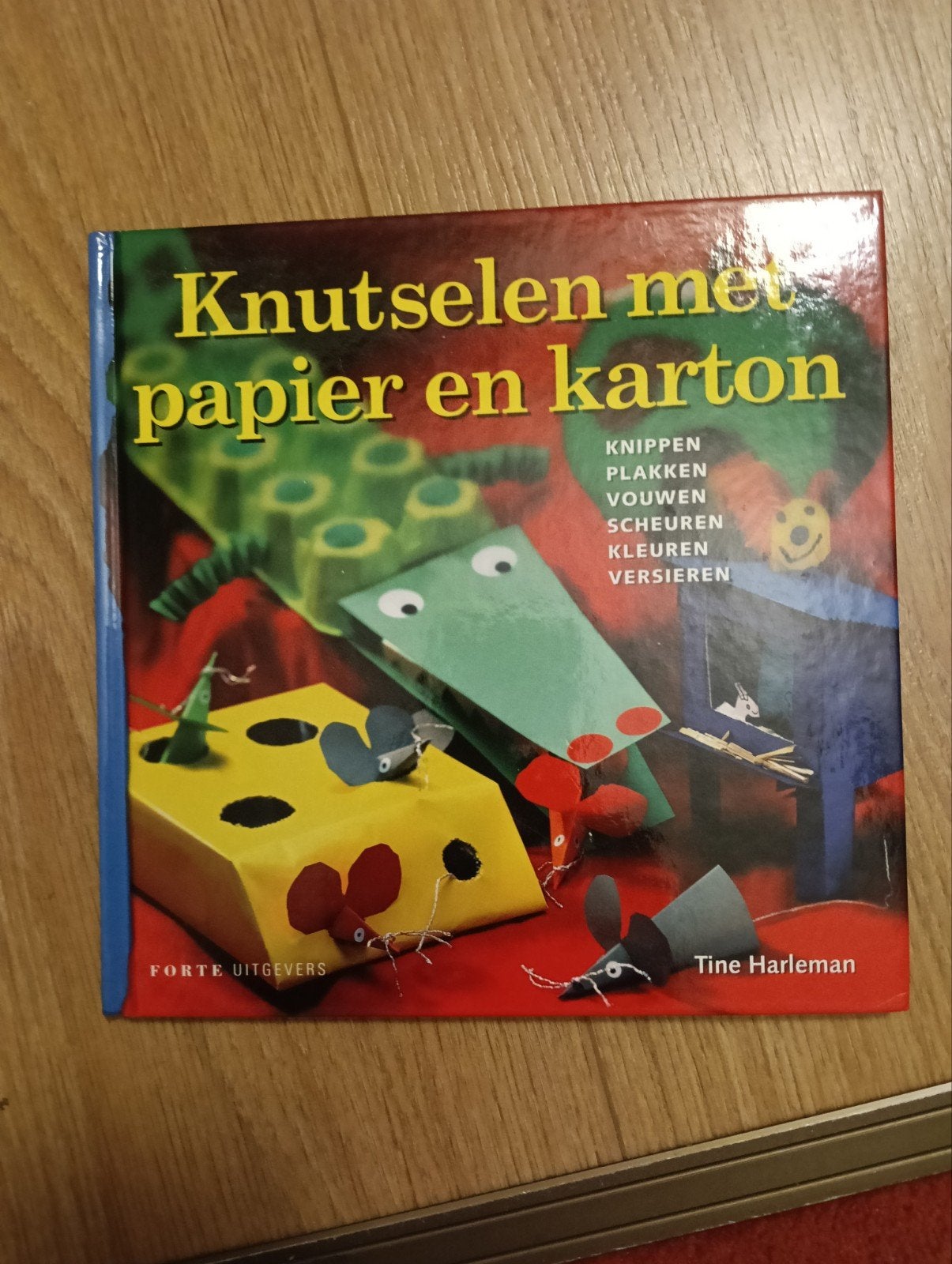 T. Harleman - Knutselen met papier en karton, Boeken, Non-fictie, T. Harleman, Ophalen of Verzenden, Zo goed als nieuw