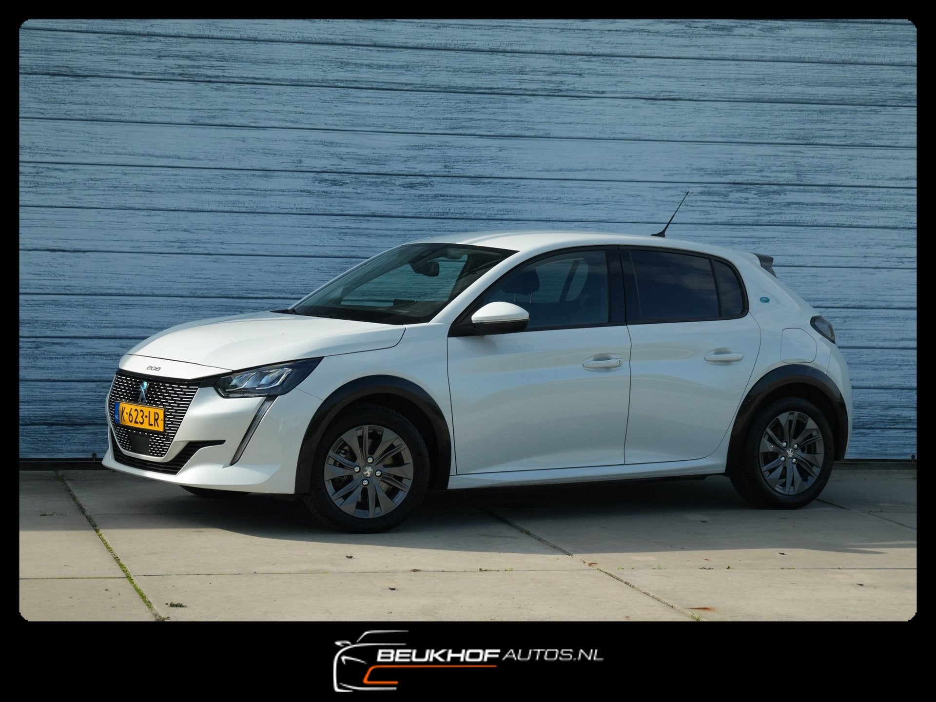 Peugeot E-208 EV Blue Lease Allure 50 kWh Camera Nav Soh92%, Dealer onderhouden, Gebruikt, Zwart, Verwarmde buitenspiegels