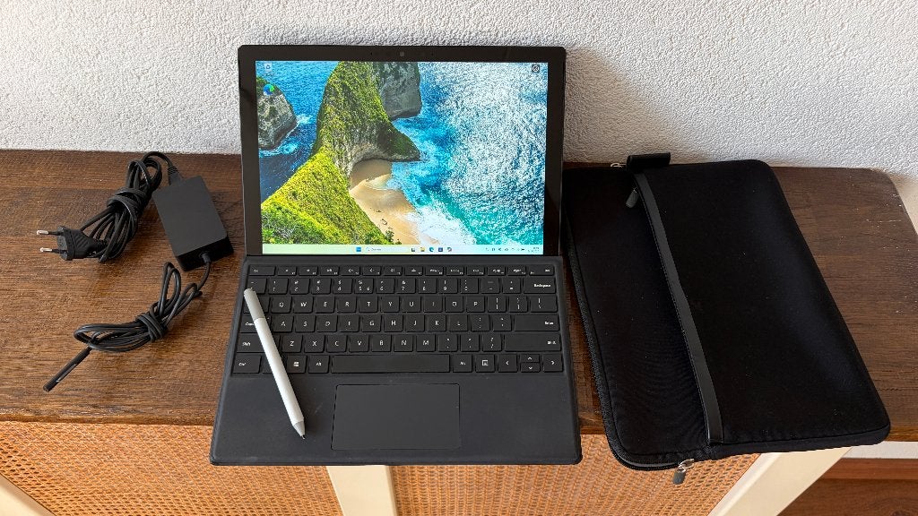 Microsoft Surface Pro 7+ in zeer goede en nette staat, Computers en Software, 256 GB, 2 tot 3 Ghz, Qwerty, 8 GB